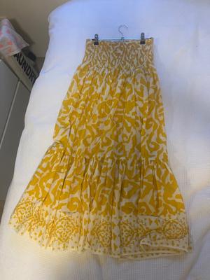 pattern white & yellow long skirt