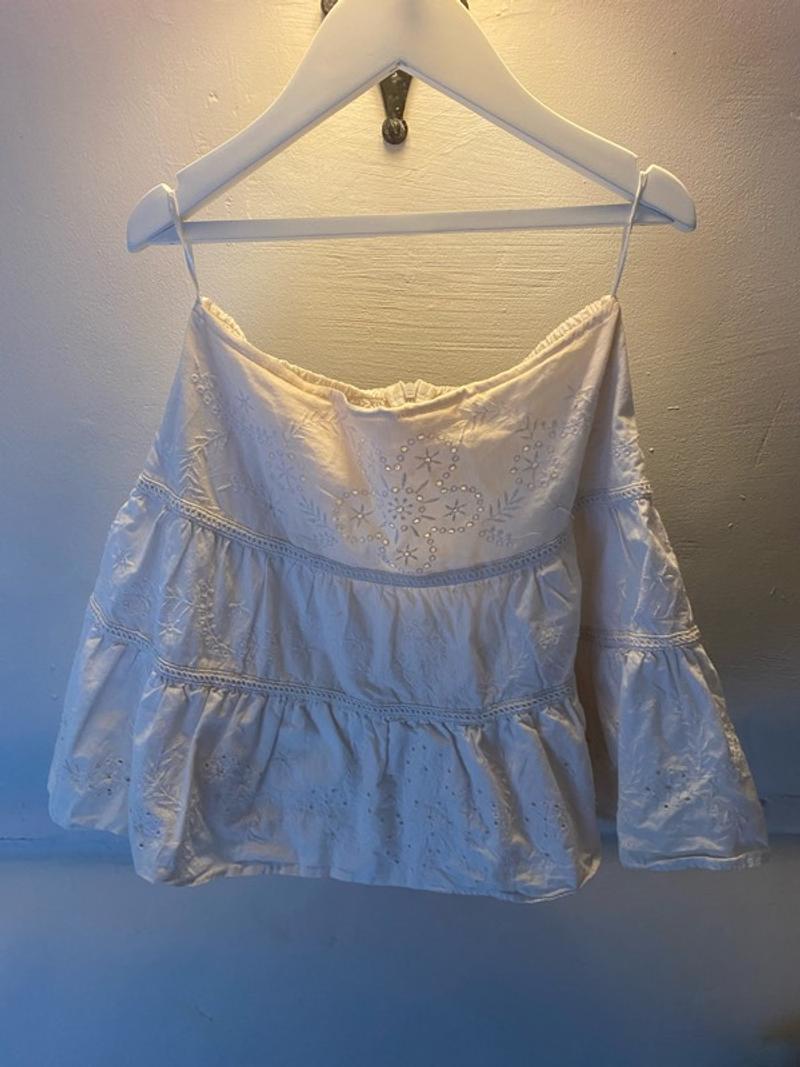 white embroidered zara skirt