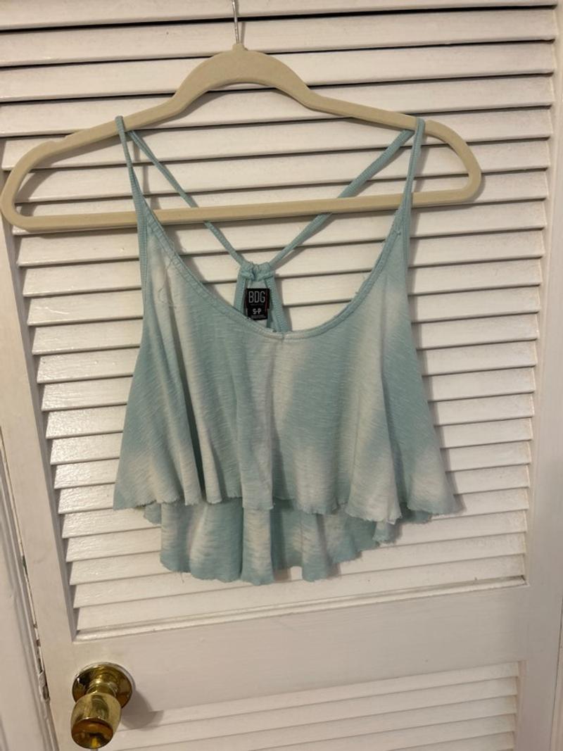 Cropped blue tank top